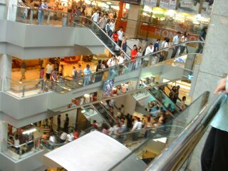 2003_0629_161509AA.JPG - 22,109BYTES
