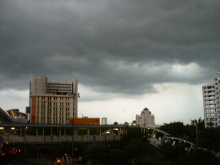 2003_0629_192613AA.JPG - 9,968BYTES