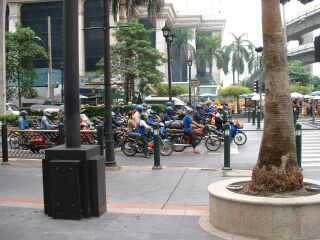 2003_0630_140950AA.JPG - 22,553BYTES